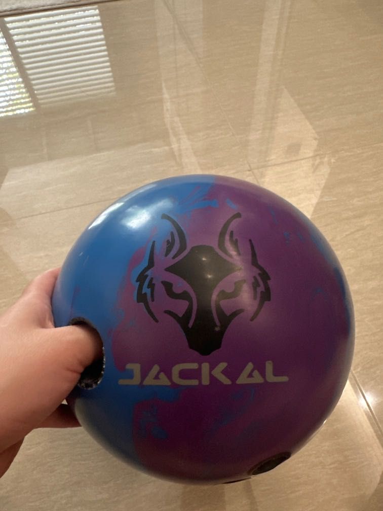 Motiv Alpha Jackal Bowling Ball 15lbs, Sports Equipment, Sports & Games