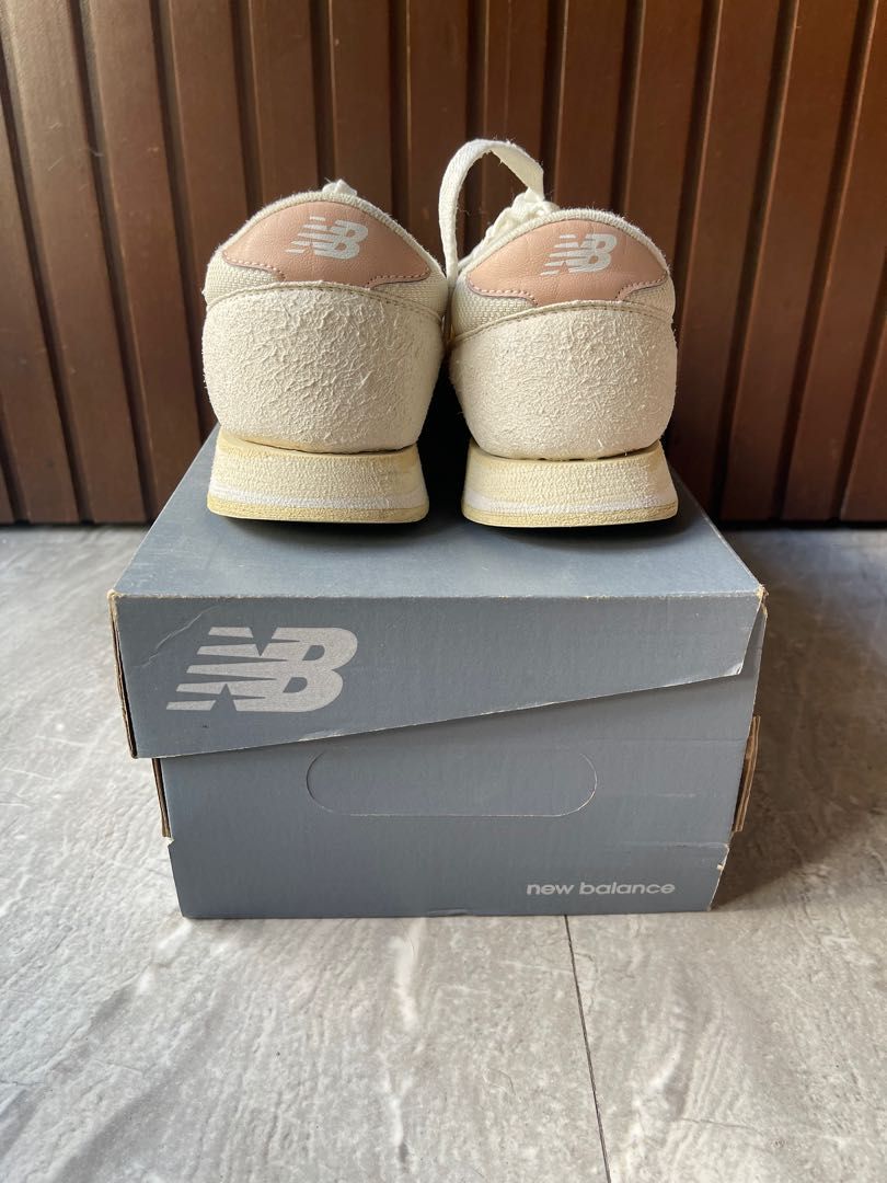 New balance 620 beige best sale
