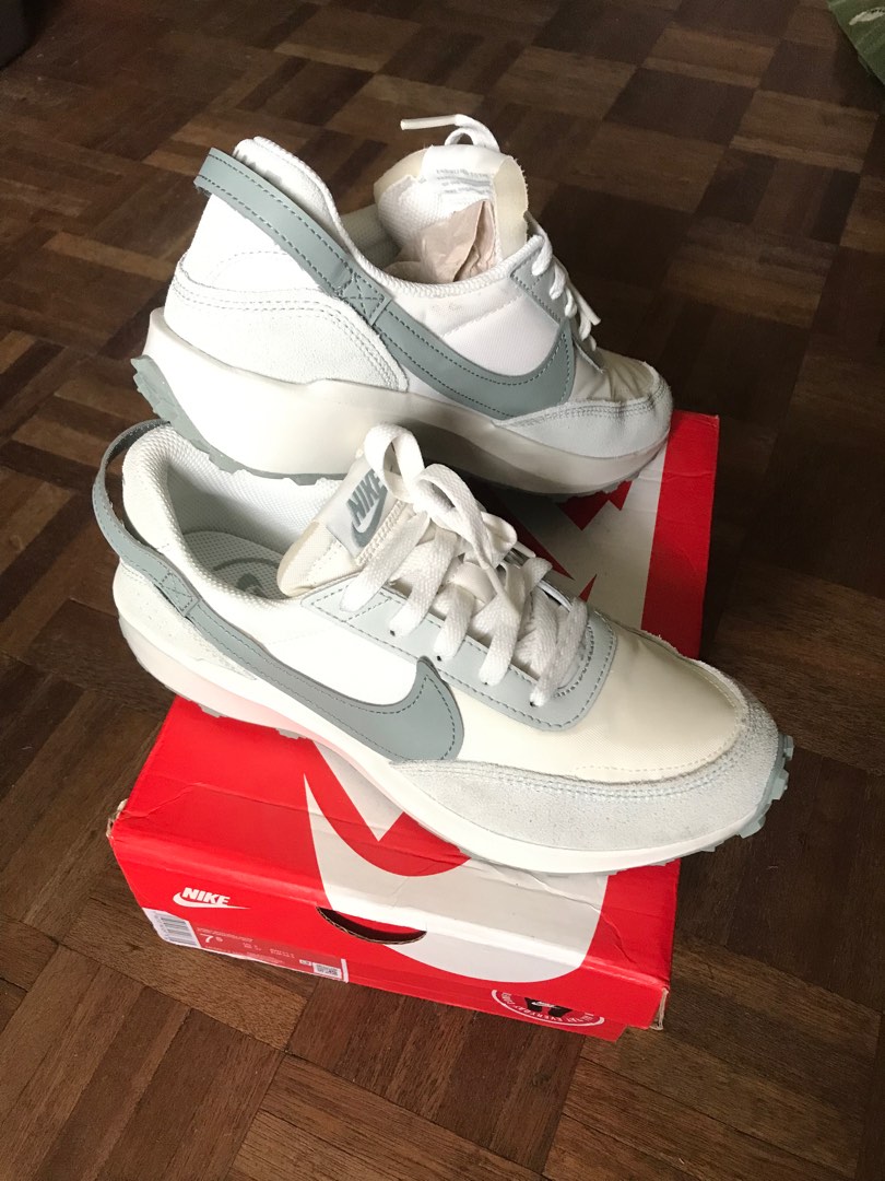 womens nike waffle