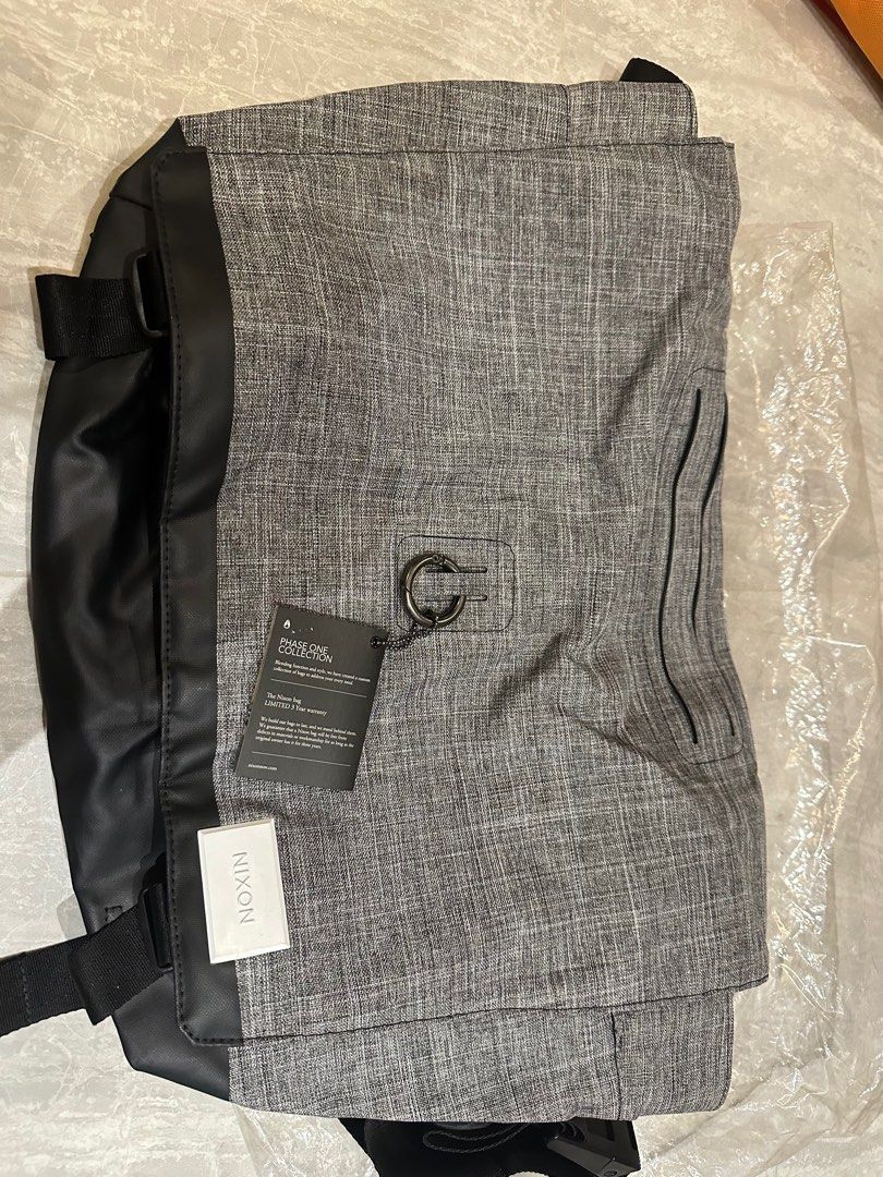 FREE NIXON Matthews Messenger Bag Men s Fashion Bags Sling Bags on Carousell