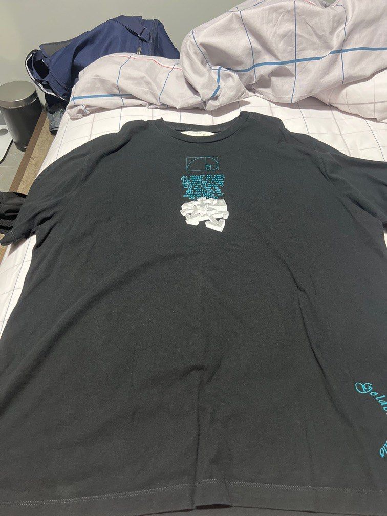 Offwhite tee (Category: Tshirts & Polo Shirts) located in Singapore. Submitted by bape95 (Listing ID 1277307216, Image 1). Description: .