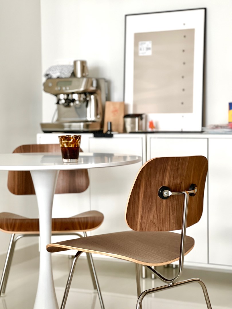 Eames dining top chair original