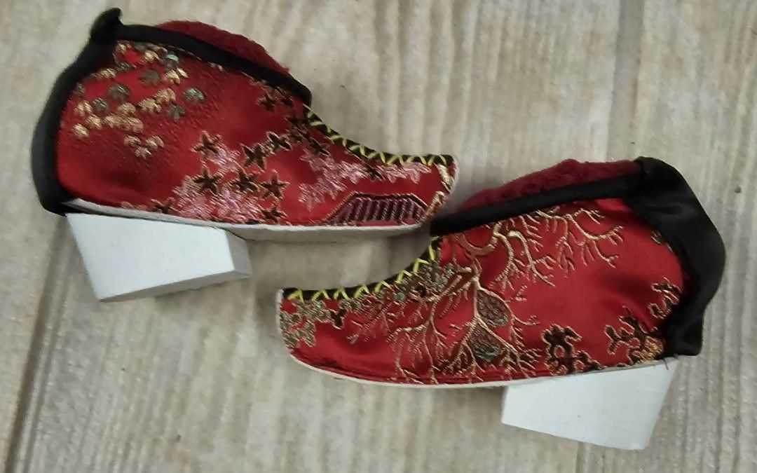 Ornaments DAINTY FEET Shoes