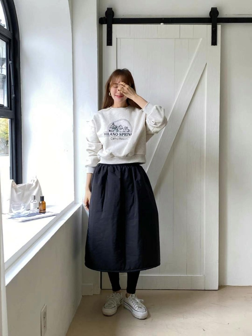 Midi skirt deals with leggings