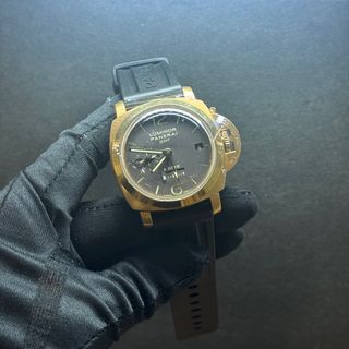 Gold hotsell panerai watch