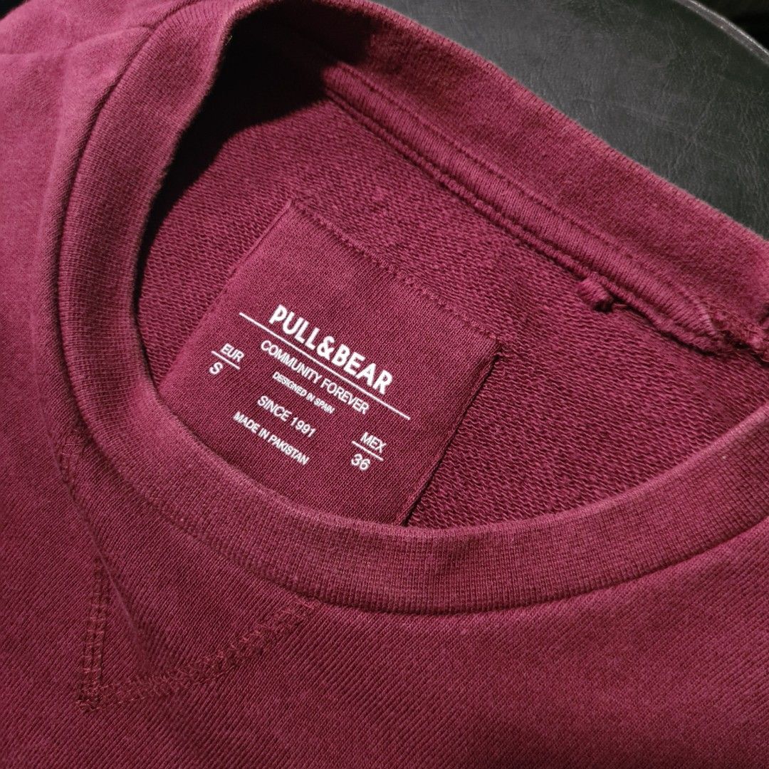 Pull & Bear Pullover Jacket (Category: Coats, Jackets and Outerwear) located in Singapore. Submitted by sh4feeqerz (Listing ID 1277150661, Image 3). Description: Size M Good as new, color in 2nd pic is due to lighting RFS: Clearing out closet.