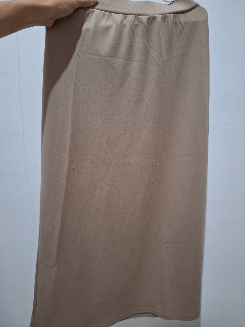 Rok A line warna beige