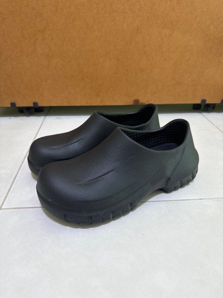 Rubber clogs