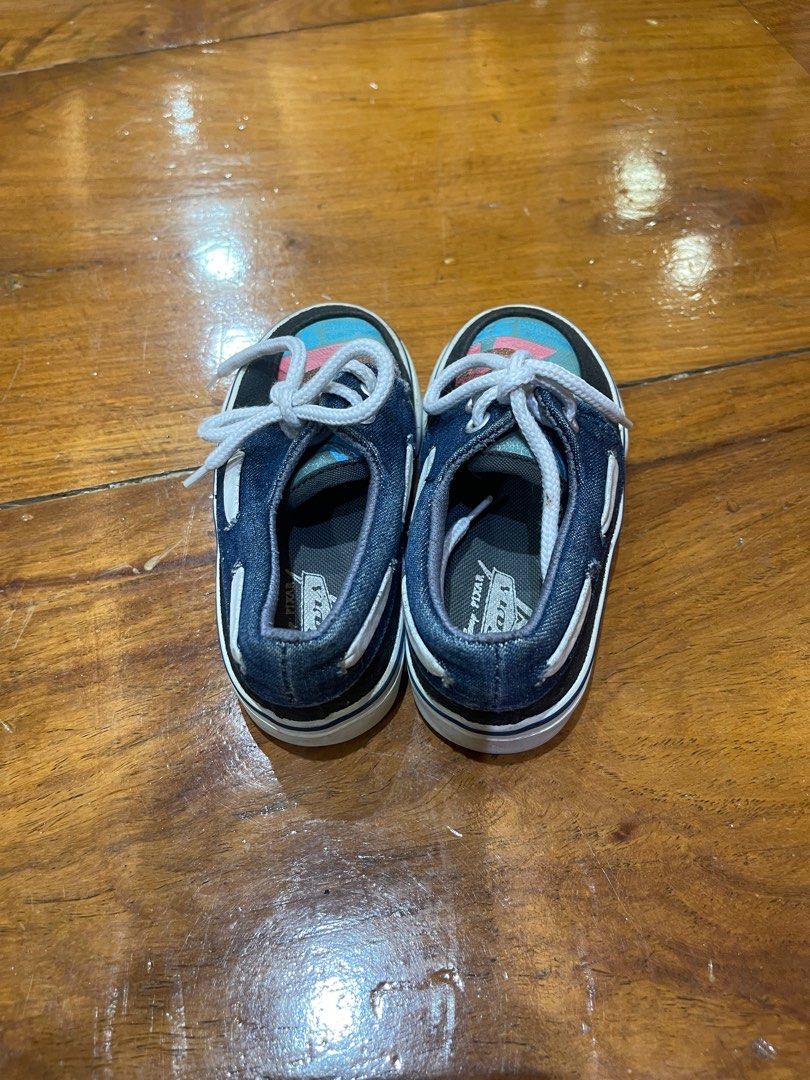 Rubber shoes (Category: Babies & Kids Fashion) located in San Juan City. Submitted by apl_d (Listing ID 1277210637, Image 3). Description: .