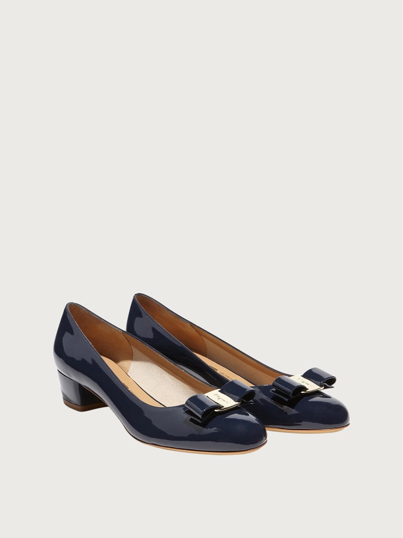 Pumps deals salvatore ferragamo