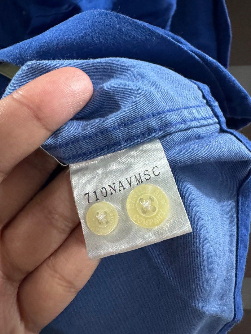 Saville Row Company Long Sleeve (Category: Formal Shirts) located in Bacoor. Submitted by bryxwarrior (Listing ID 1277169341, Image 3). Description: BRAND NEW Color: Blue Size on Tag: M Dimensions: 21 x 28 Color Rate: 10/10 Issues: None - Please refer to actual dimensions - Feel free to ask for more detailed photos - This is pre-loved / old clothes. Please manage your expectations - Authenticity not declared, feel free to authenticate Delivery me