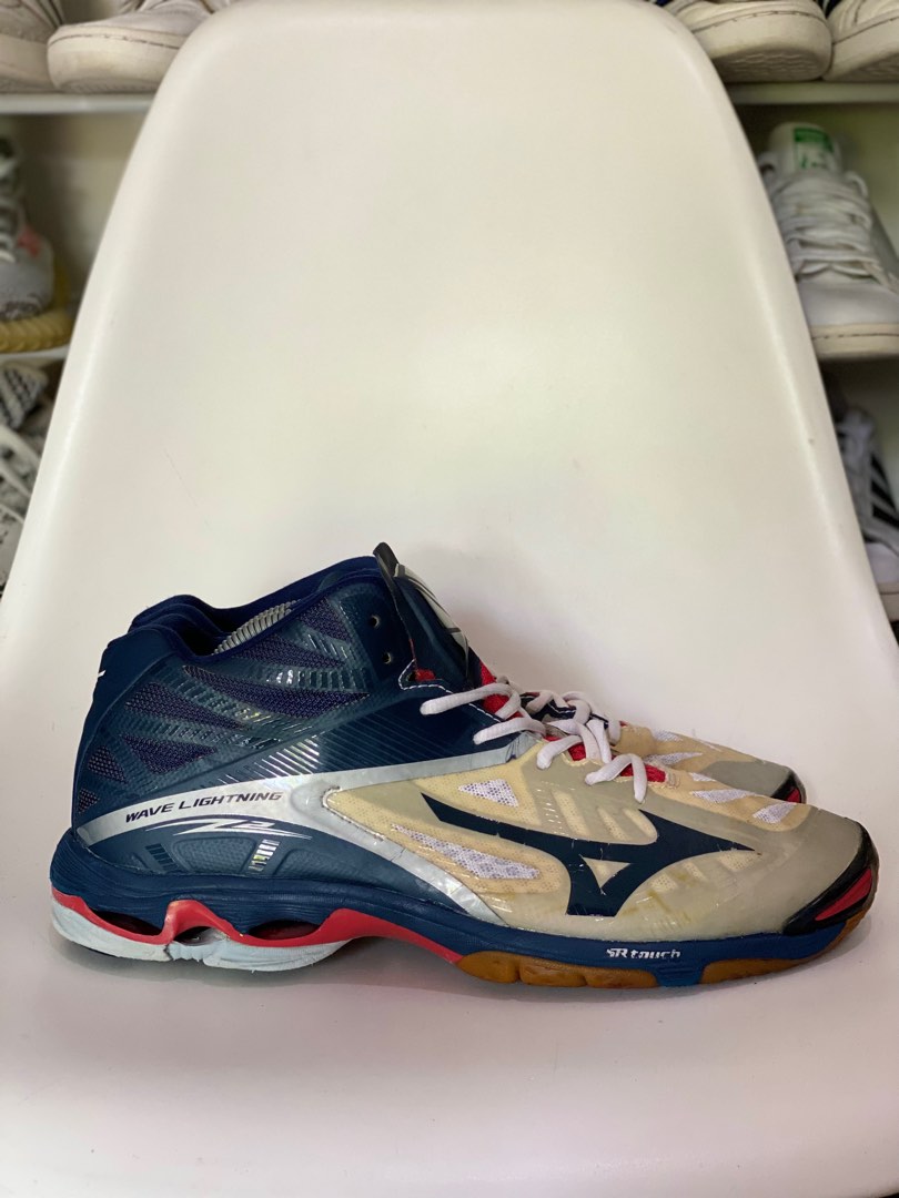 Harga sepatu mizuno deals wave lightning z2