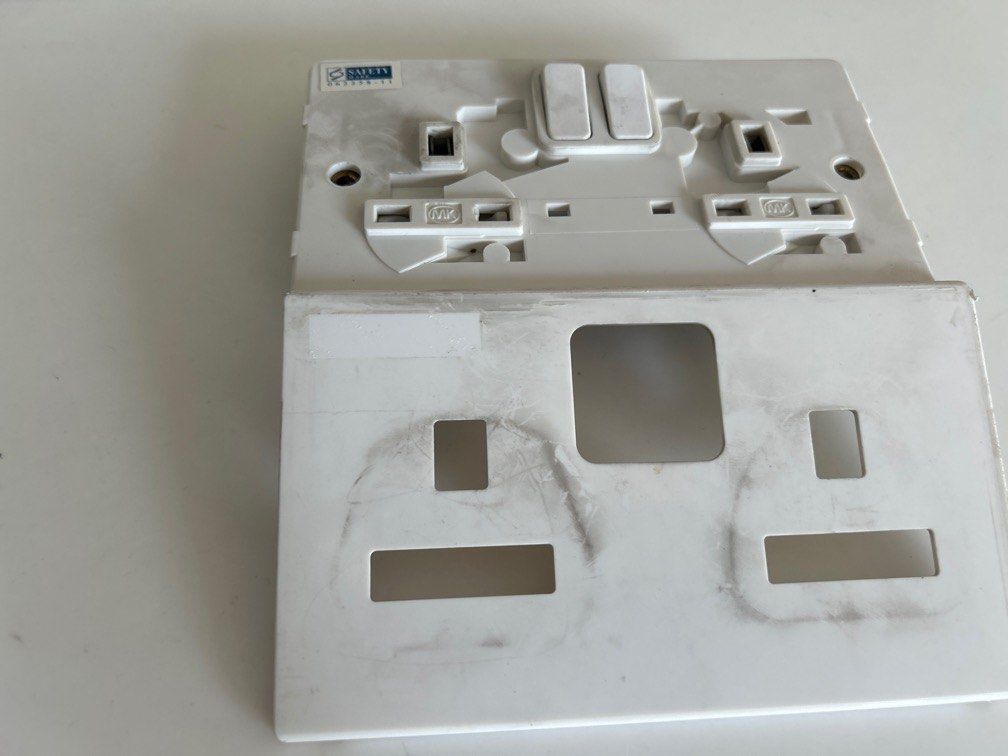 Socket (Category: Electrical, Adaptors & Sockets) located in Singapore. Submitted by anyone456 (Listing ID 1277178214, Image 3). Description: Just removed, working well, not for fussy buyer. Self collection at 567752 only. .