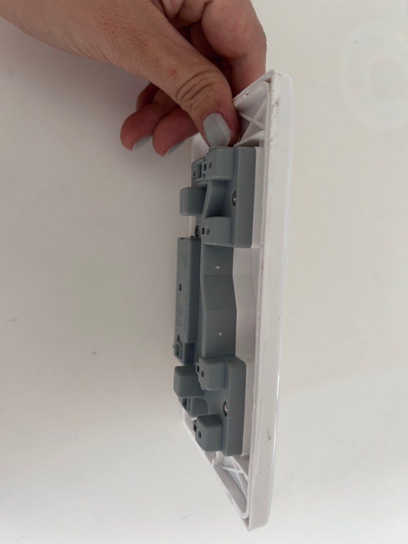 Socket (Category: Electrical, Adaptors & Sockets) located in Singapore. Submitted by anyone456 (Listing ID 1277179320, Image 3). Description: Almost new Self collection only .