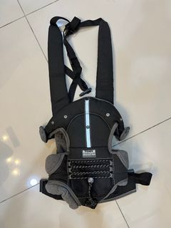 Tomy freestyle fleece online baby carrier