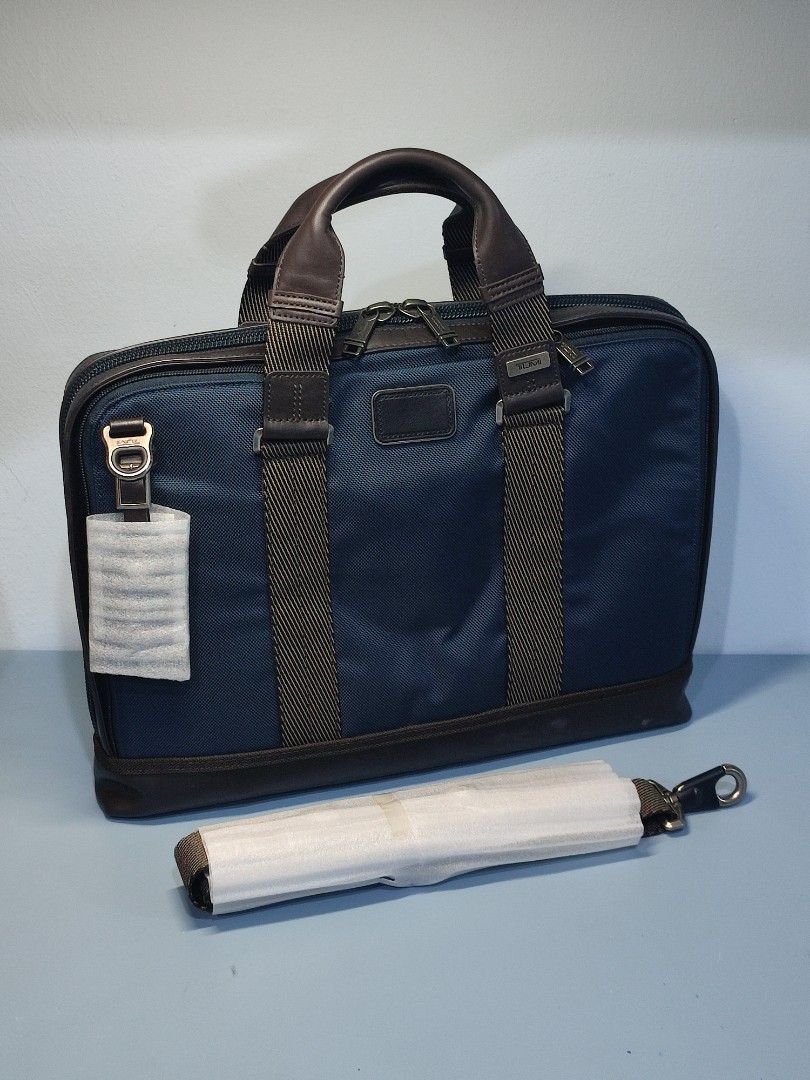 Tumi alpha bravo andrews 2025