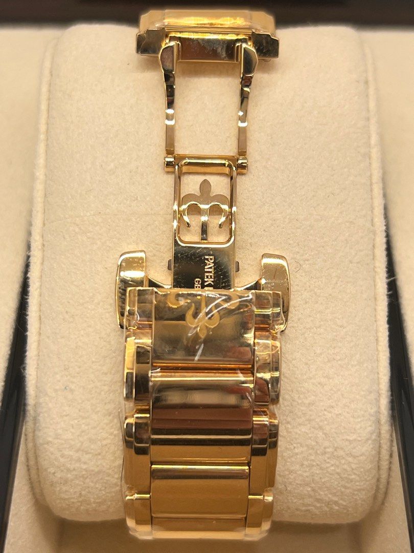 💖ULTRA RARE 2022 BNIB Patek Philippe Twenty~4 7300/1200R-001 in Brown Sunburst Dial💖 (Category: Watches) located in Singapore. Submitted by ashereesg (Listing ID 1277168595, Image 3). Description: SKU: C1005W Stock Location: Chinatown, People’s Park Complex #02-K80 (opposite #02-20) BNIB Unworn Condition 10/10 Full Complete Set Certificate Dated 2022 (Reputable Overseas AD) WATCH: Self-winding mechanical movement. Caliber 324 S C. Date in an ap