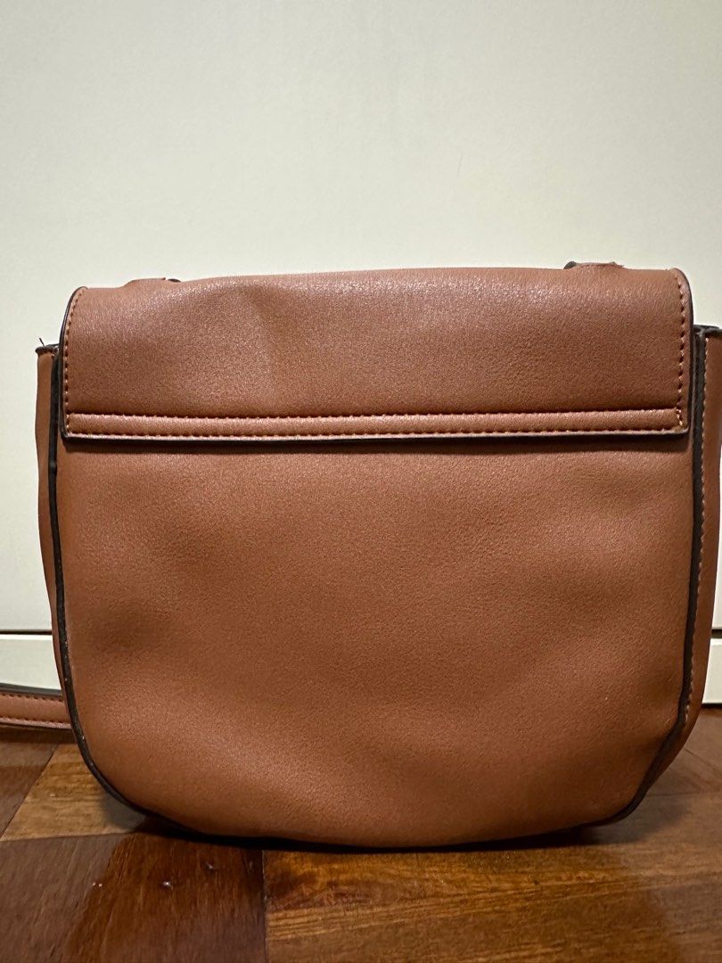 Warehouse cross outlet body bag