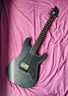 (Category: ) located in . Submitted by earbleedguitars (Listing ID 1277169627, Image 1). Description: .