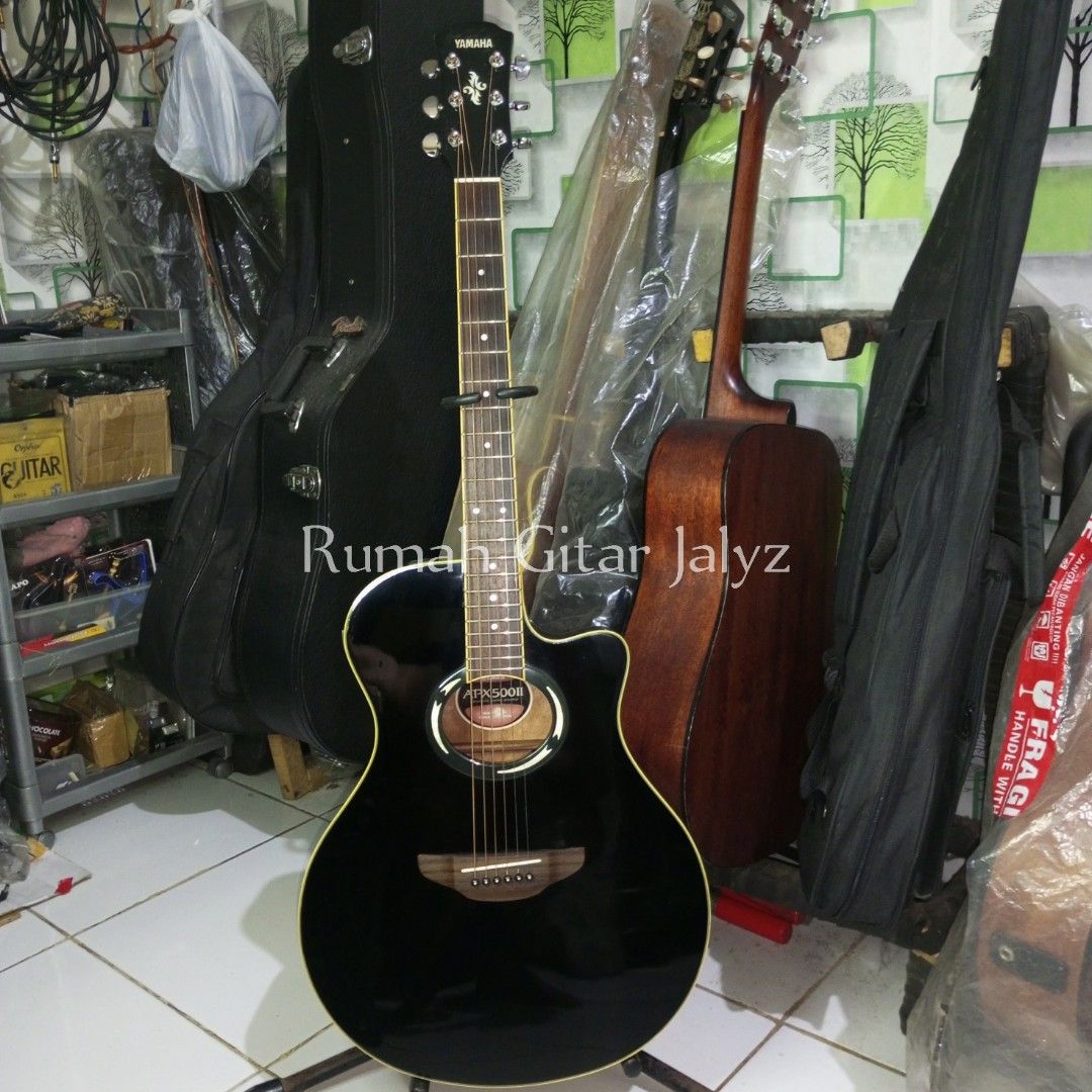 Yamaha apx500II original, Musik & Media, Alat di Carousell