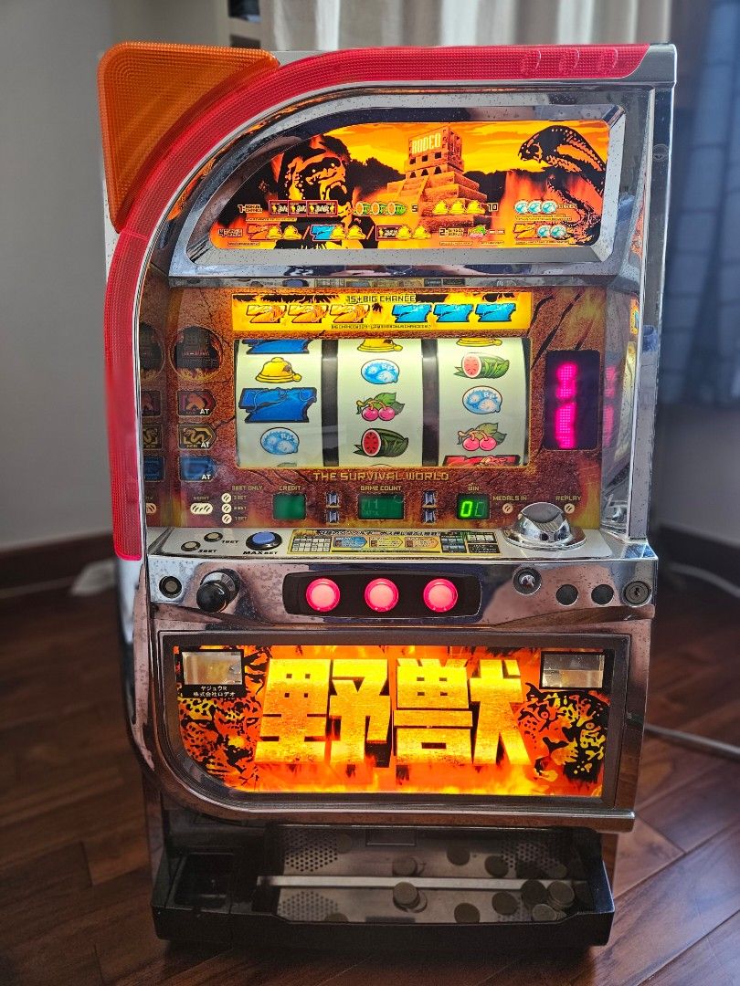 日本80年代老虎機（操作正常）, 興趣及遊戲, 玩具& 遊戲類- Carousell