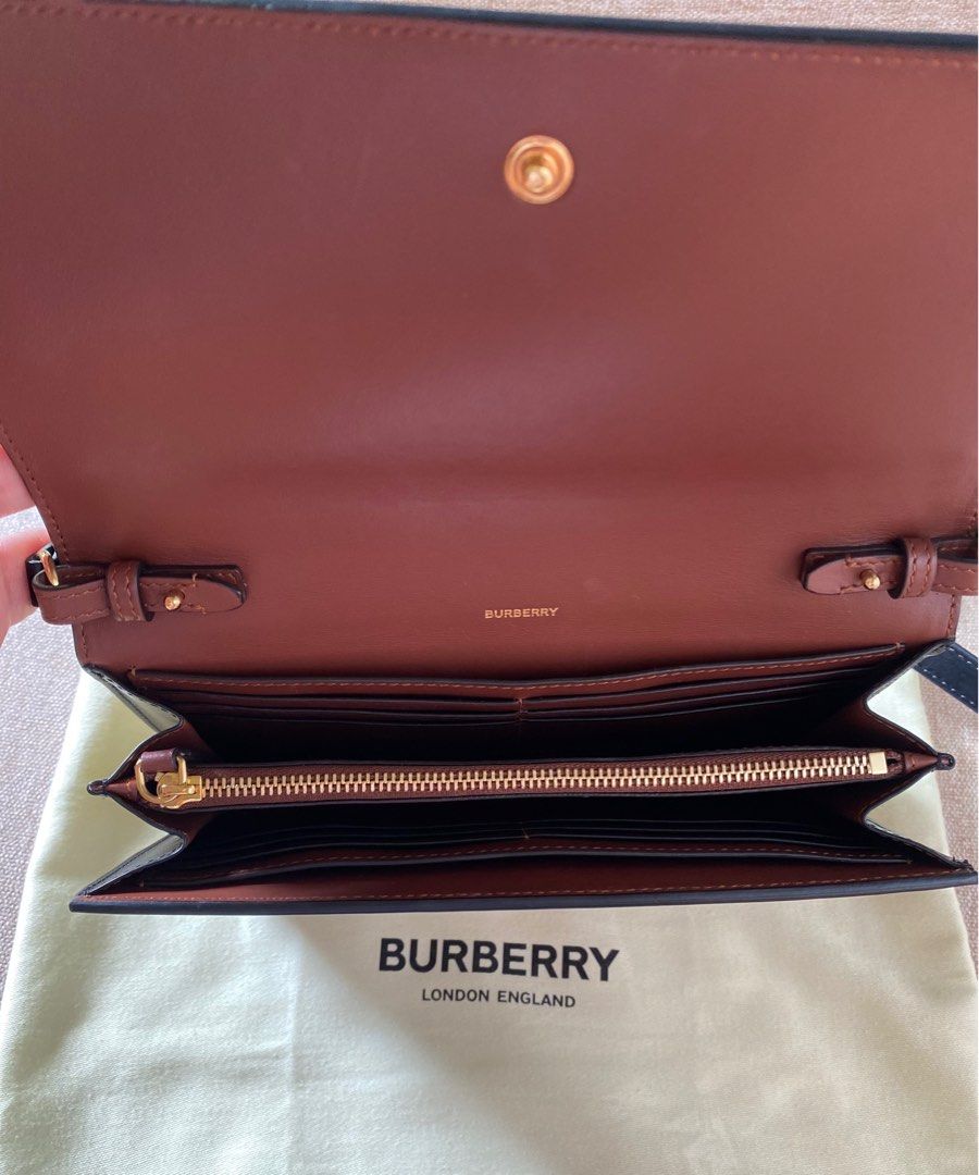 Authentic burberry cheap purse sale