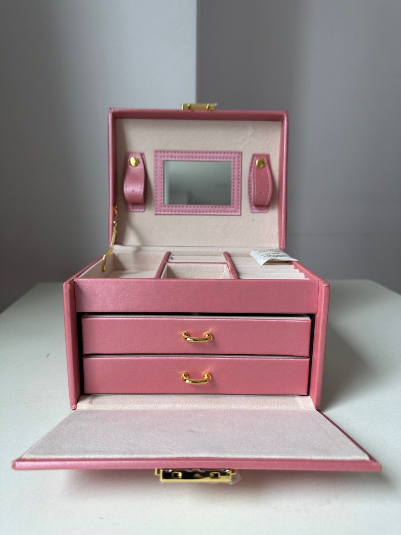 Accessories box, Beauty & Personal Care, Face, Makeup on Carousell