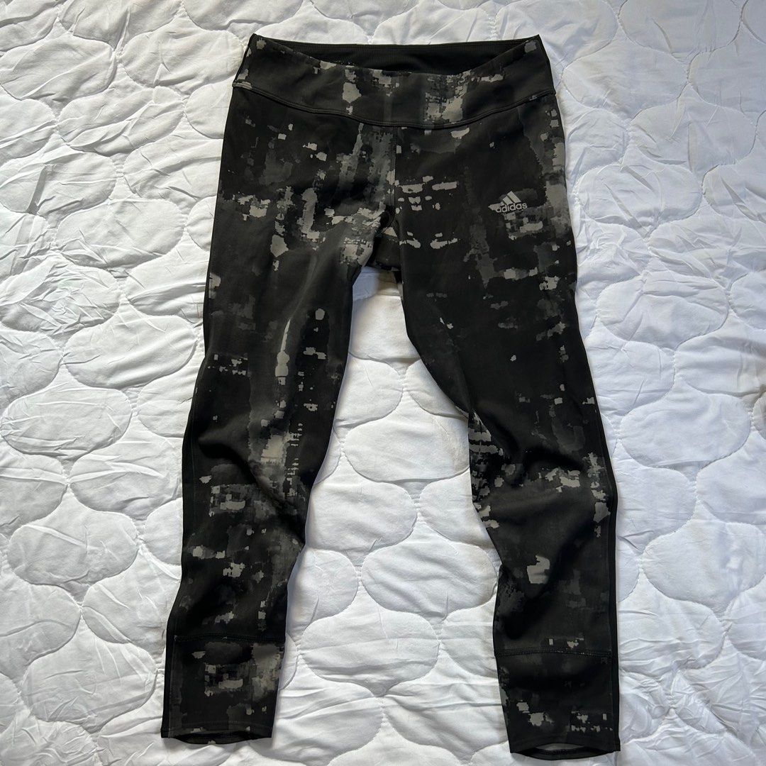 Black camo leggings with pockets, Women's Fashion, Activewear on Carousell