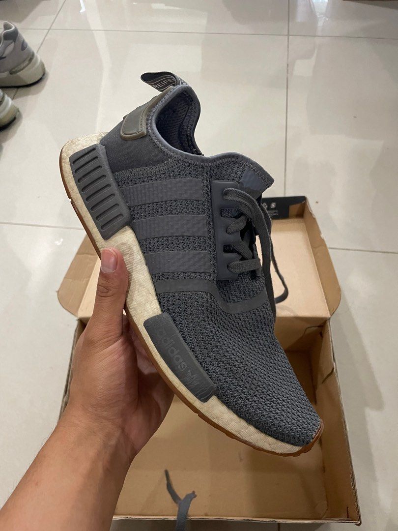 Nmd r1 store grey gum