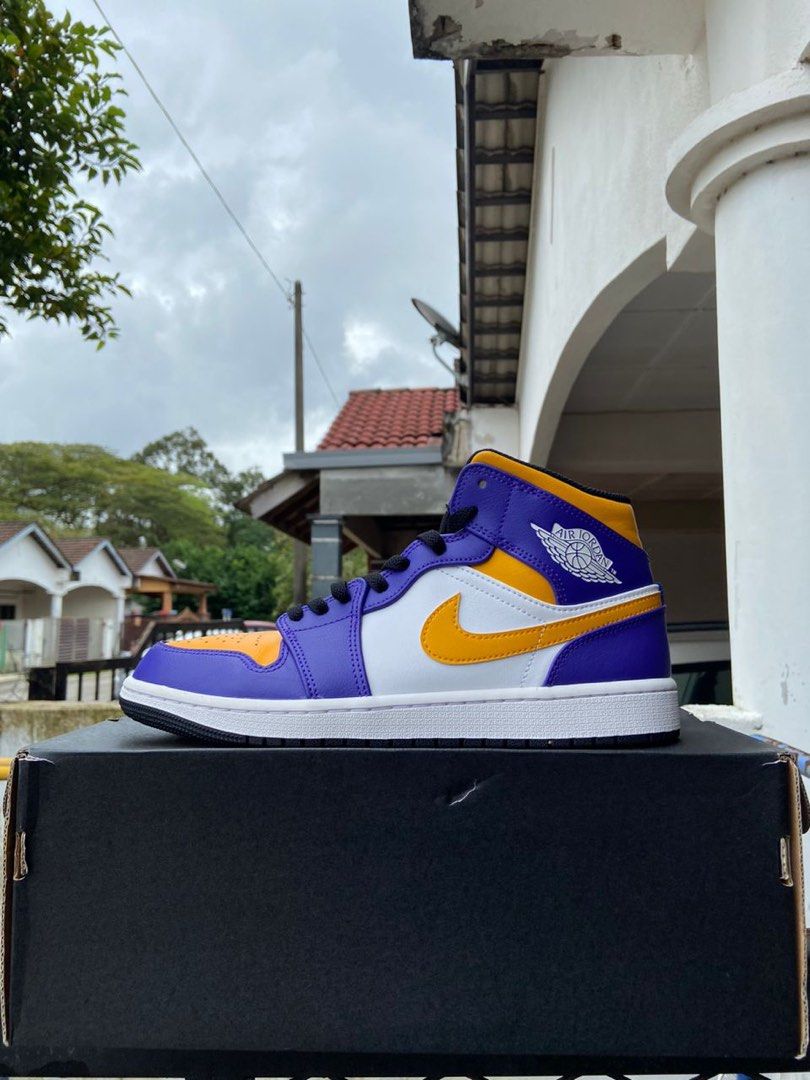 Jordan retro 1 mid lakers clearance