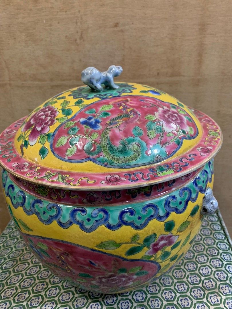 Asian Ceramics : 娘惹大瓷器, Toys & Collectibles, Memorabilia