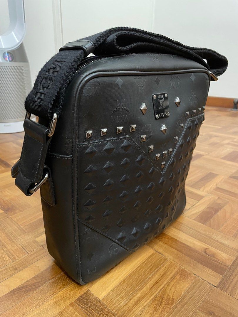 Mcm messenger bag mens hot sale