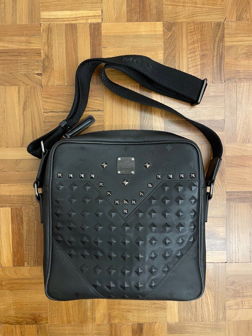 Mcm crossbody bag mens best sale