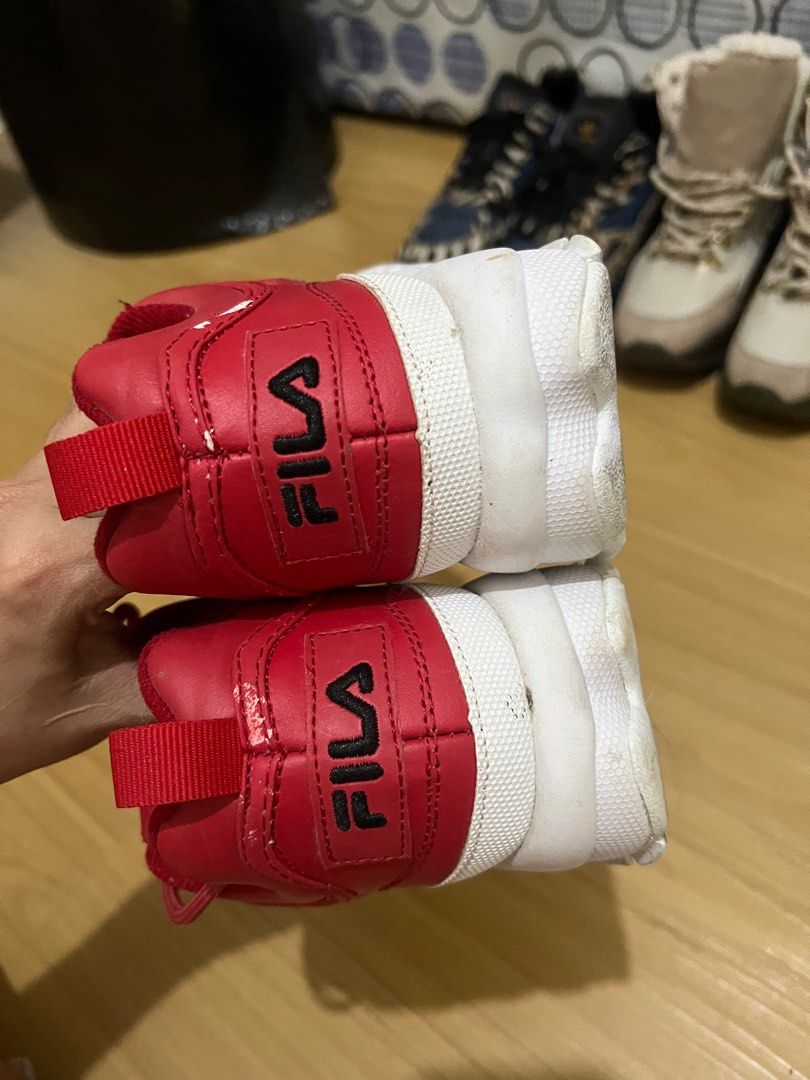Fila sneakers fake hotsell
