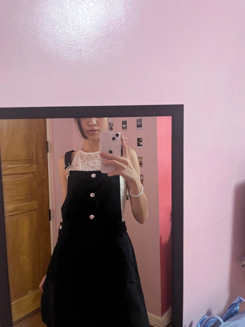 Black Jumper Dress (Category: Jumpsuits) located in Manila. Submitted by ffaayee (Listing ID 1277477158, Image 3). Description: Brand: H&M Size: M a bit big on me Model size Bust: 31 Waist: 23 Height: 5’5 ✨shipping fee should be shouldered by the buyer ✨loc: mnl/tarlac city ✨mnl meetup: around ust/ espana ✨mop: gcash ✨mod: lalamove (mnl) , ggx.