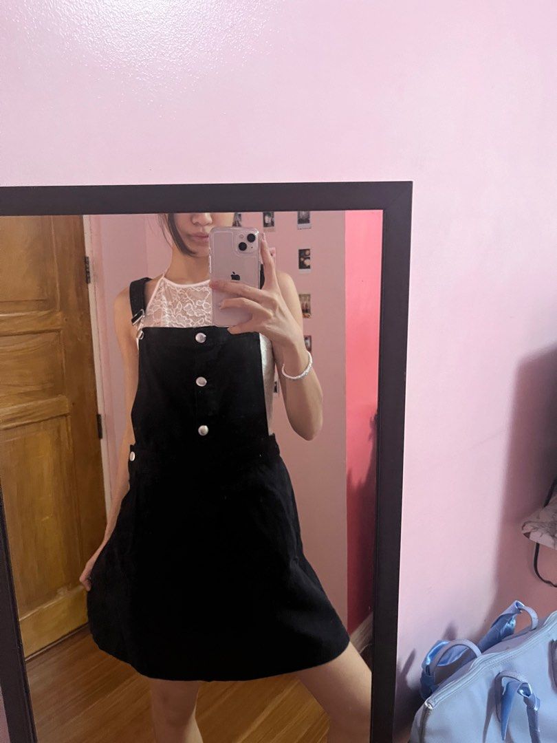 Black Jumper Dress (Category: Jumpsuits) located in Manila. Submitted by ffaayee (Listing ID 1277477158, Image 2). Description: Brand: H&M Size: M a bit big on me Model size Bust: 31 Waist: 23 Height: 5’5 ✨shipping fee should be shouldered by the buyer ✨loc: mnl/tarlac city ✨mnl meetup: around ust/ espana ✨mop: gcash ✨mod: lalamove (mnl) , ggx.