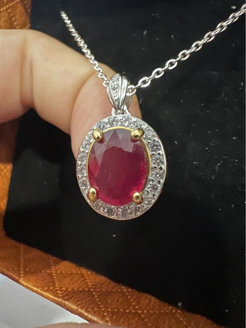 Red ruby chain top