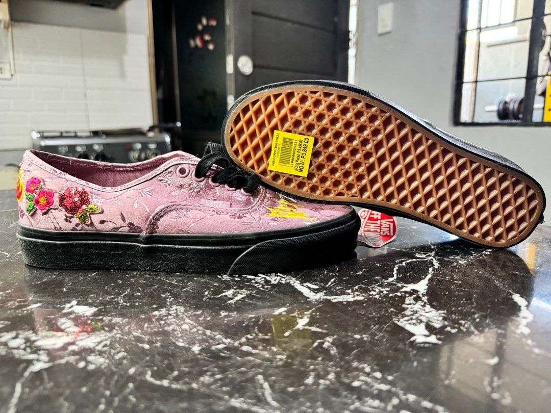 Black authentic vans size 7 deals