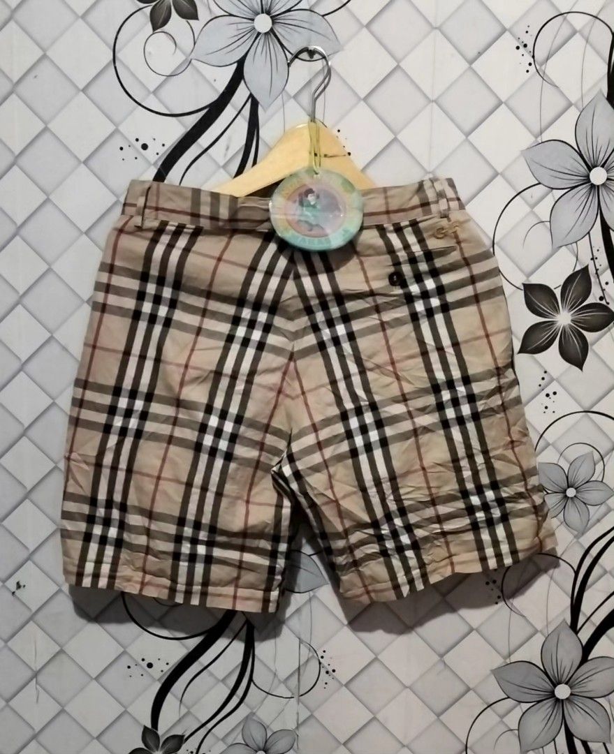 Burberry top gosha shorts