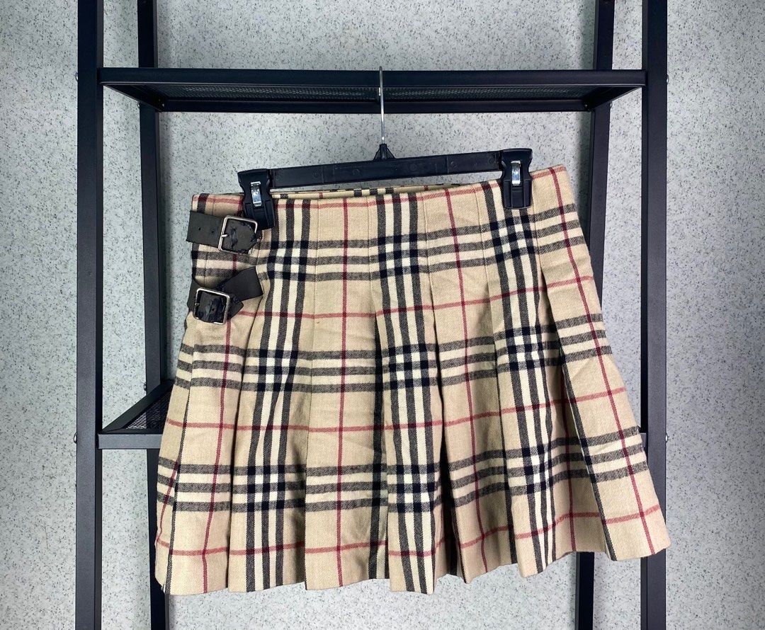 Burberry london store skirt