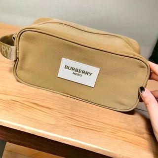 Burberry pouch sales sale