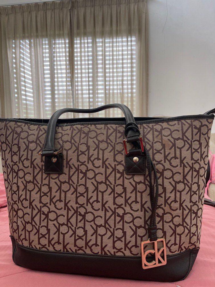 Calvin klein nora logo tote best sale