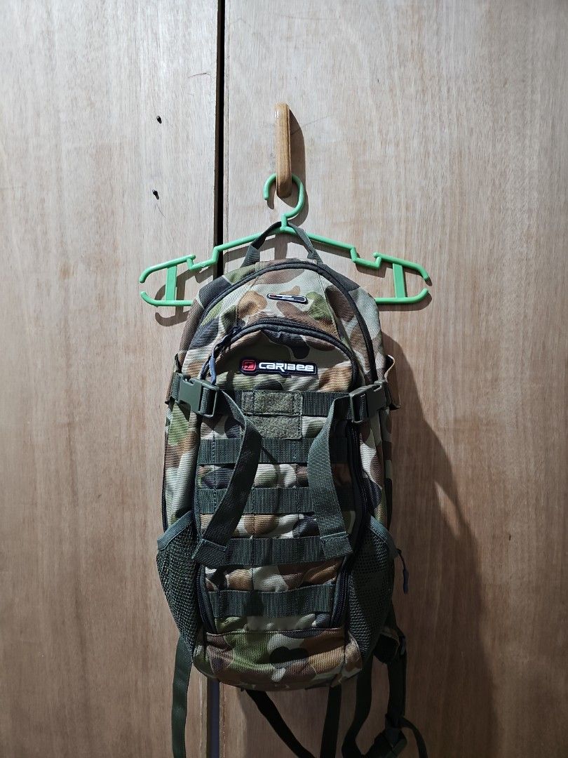 Caribee patriot daypack 2025 18l