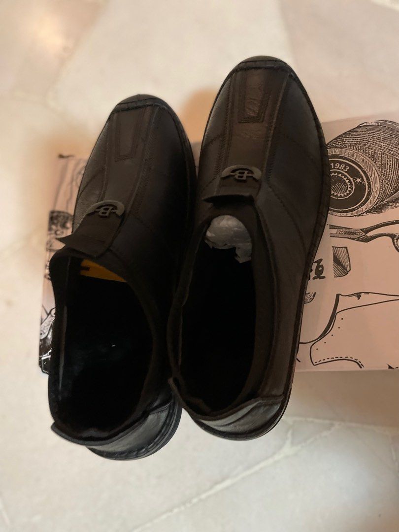 Casual dress discount black shoes