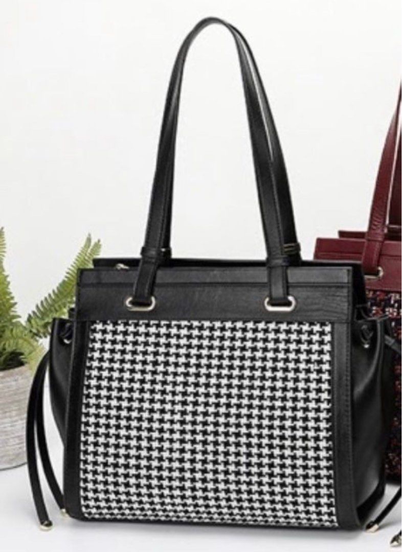 Renee tote store