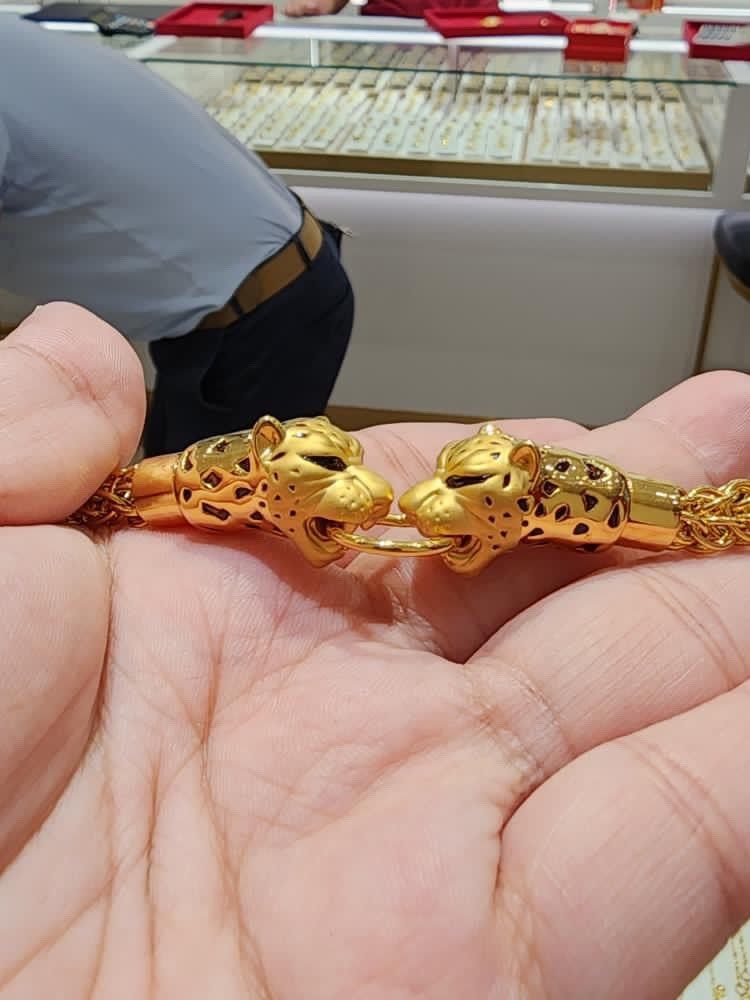 Gold deals tiger bracelet