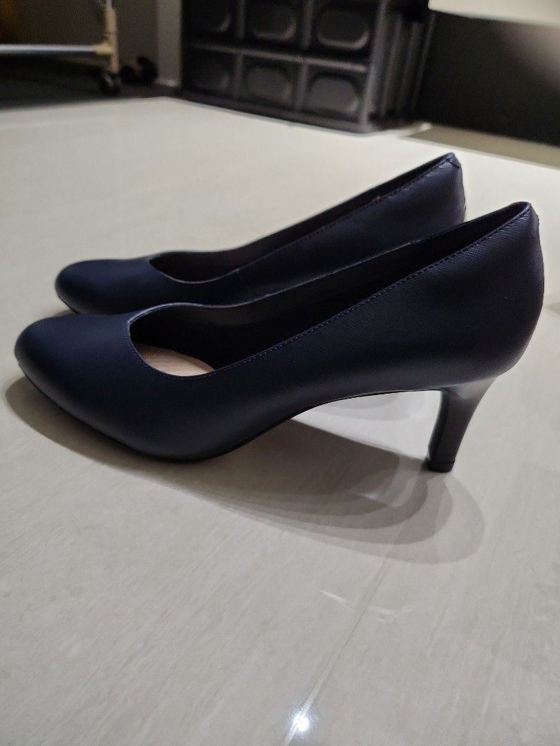 Clarks Dancer Nolin navy heels Women s Fashion Footwear Heels