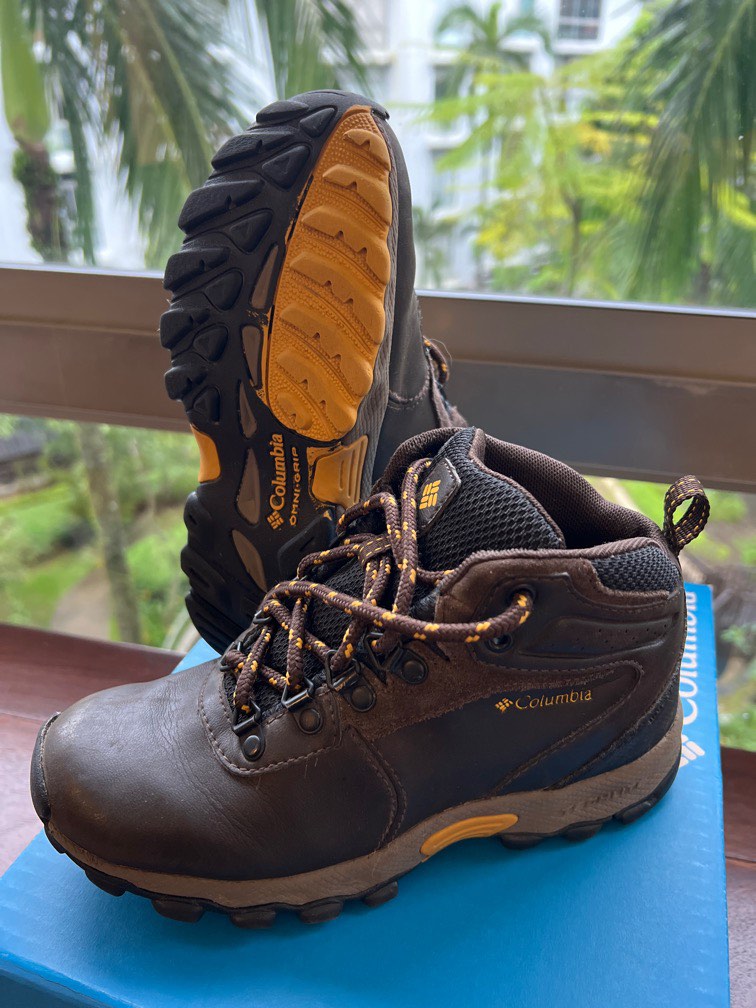 Columbia youth hiking boots online