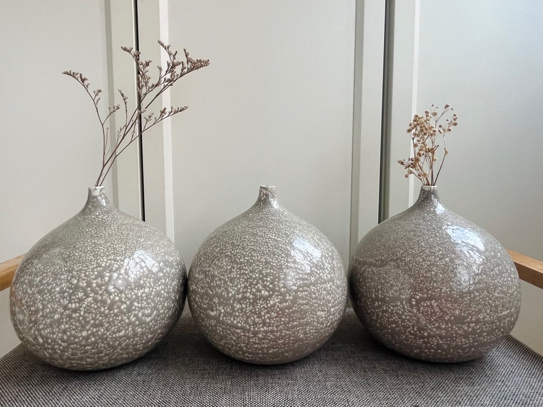 crates and barrels discontinued vase, Furniture & Home Living, Home