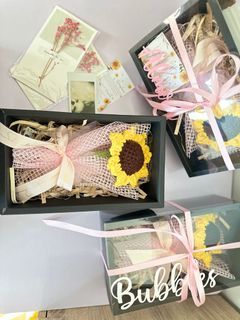 Crochet Sunflower Single Bouquet in Special Transparent Box